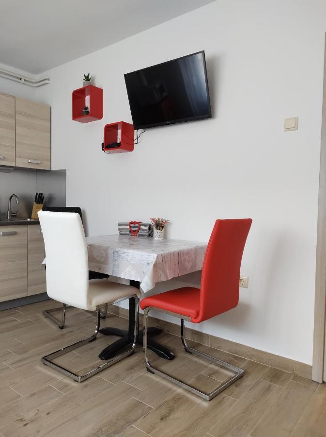 Happy Apartment Карловац Екстериор снимка