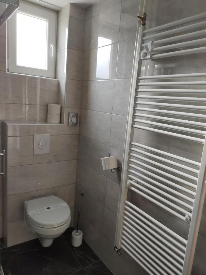 Happy Apartment Карловац Екстериор снимка